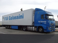 Volvo-FH12-460-Galassini-Holz-120904-1-I[1]